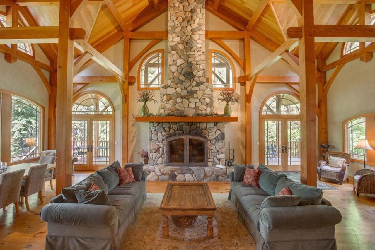 Snowgrass Lodge - River, Mountain Views & Hot Tub Leavenworth Esterno foto